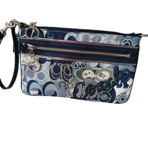 Coach Vintage Poppy Blue and White Scribble Patterned Clutch NWOT